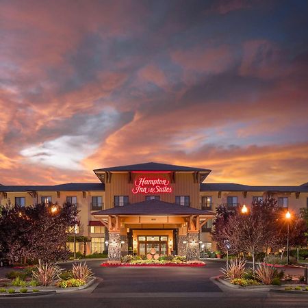 Hampton Inn & Suites Windsor-Sonoma Wine Country Exterior photo