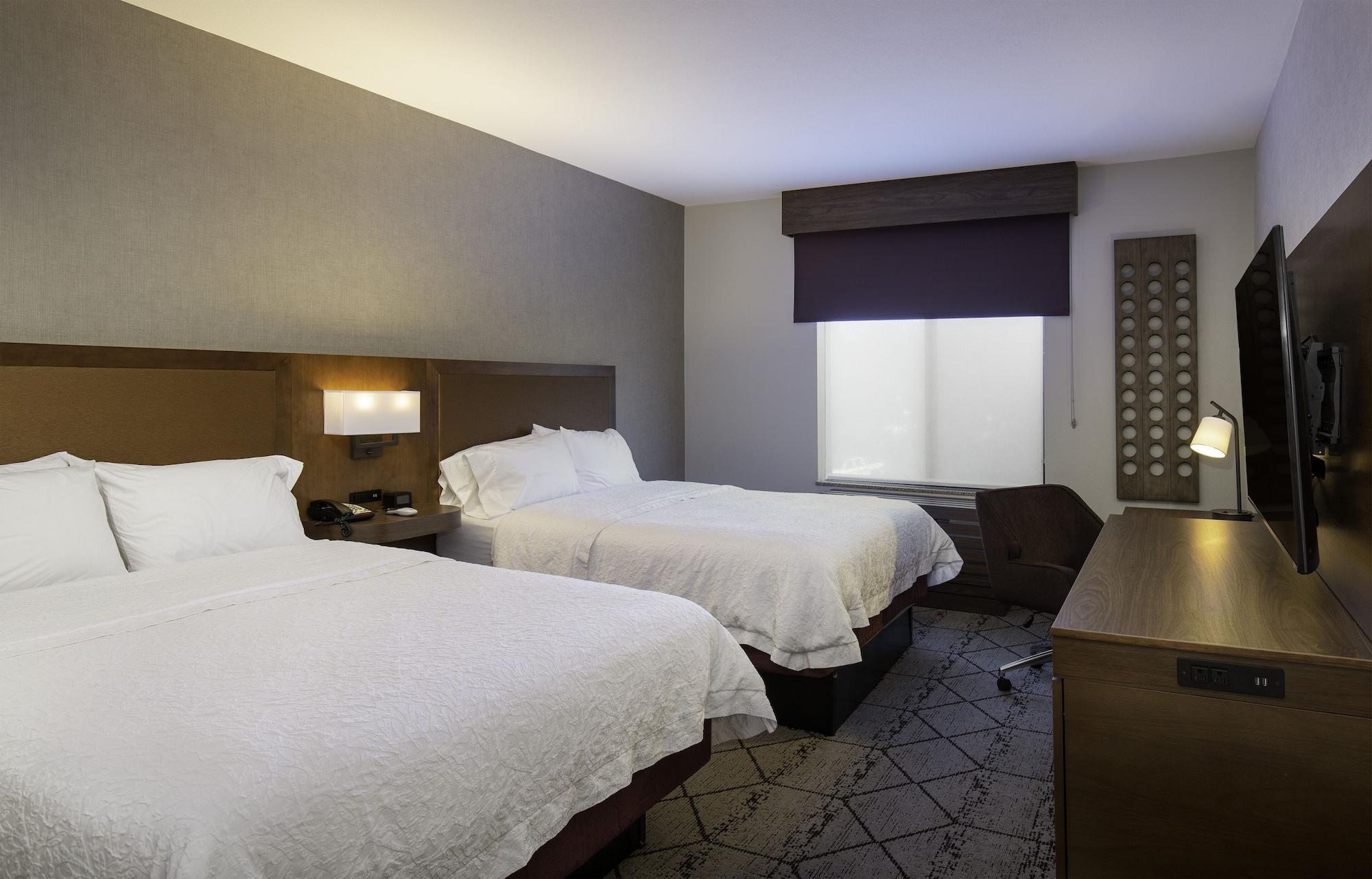 Hampton Inn & Suites Windsor-Sonoma Wine Country Exterior photo
