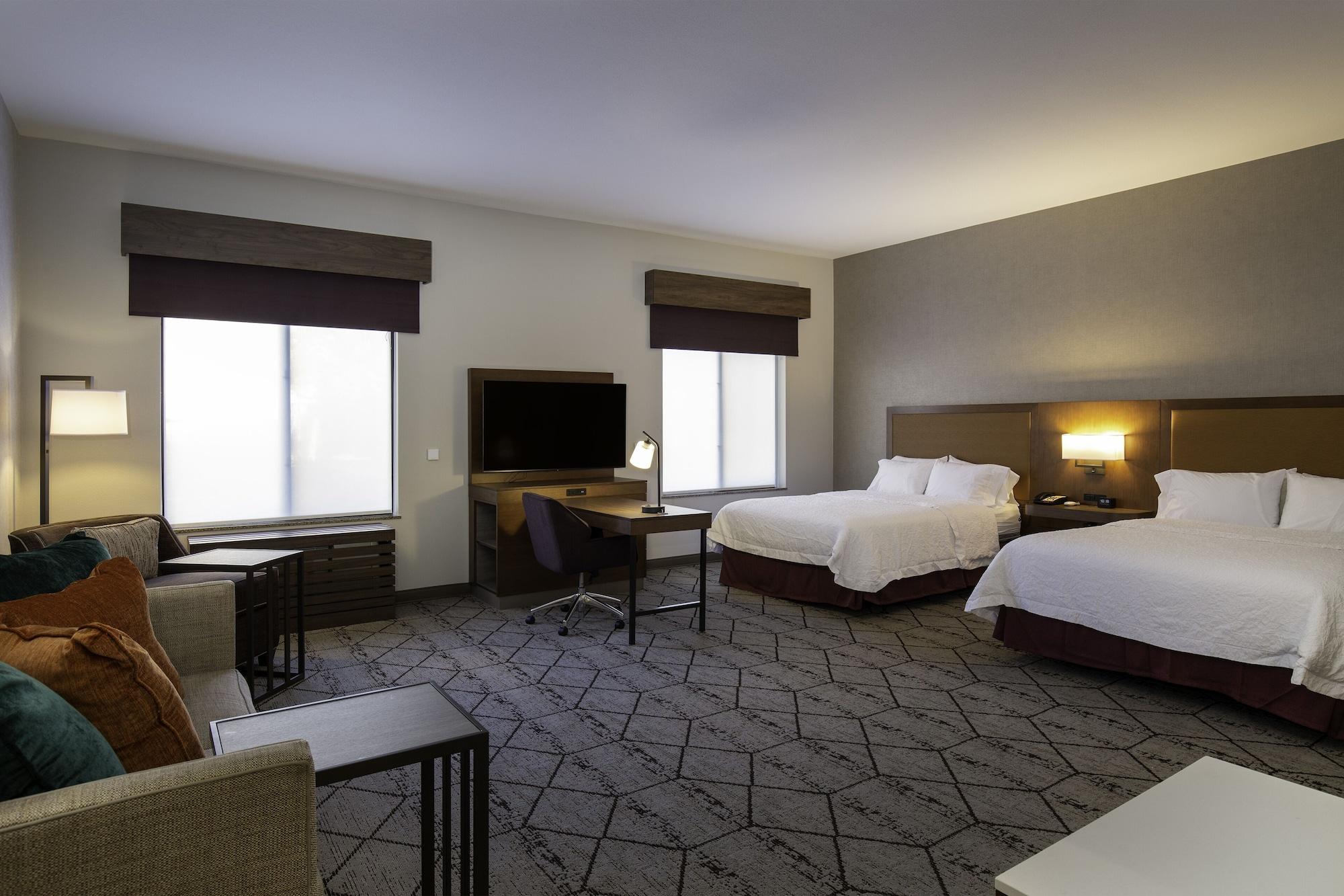 Hampton Inn & Suites Windsor-Sonoma Wine Country Exterior photo