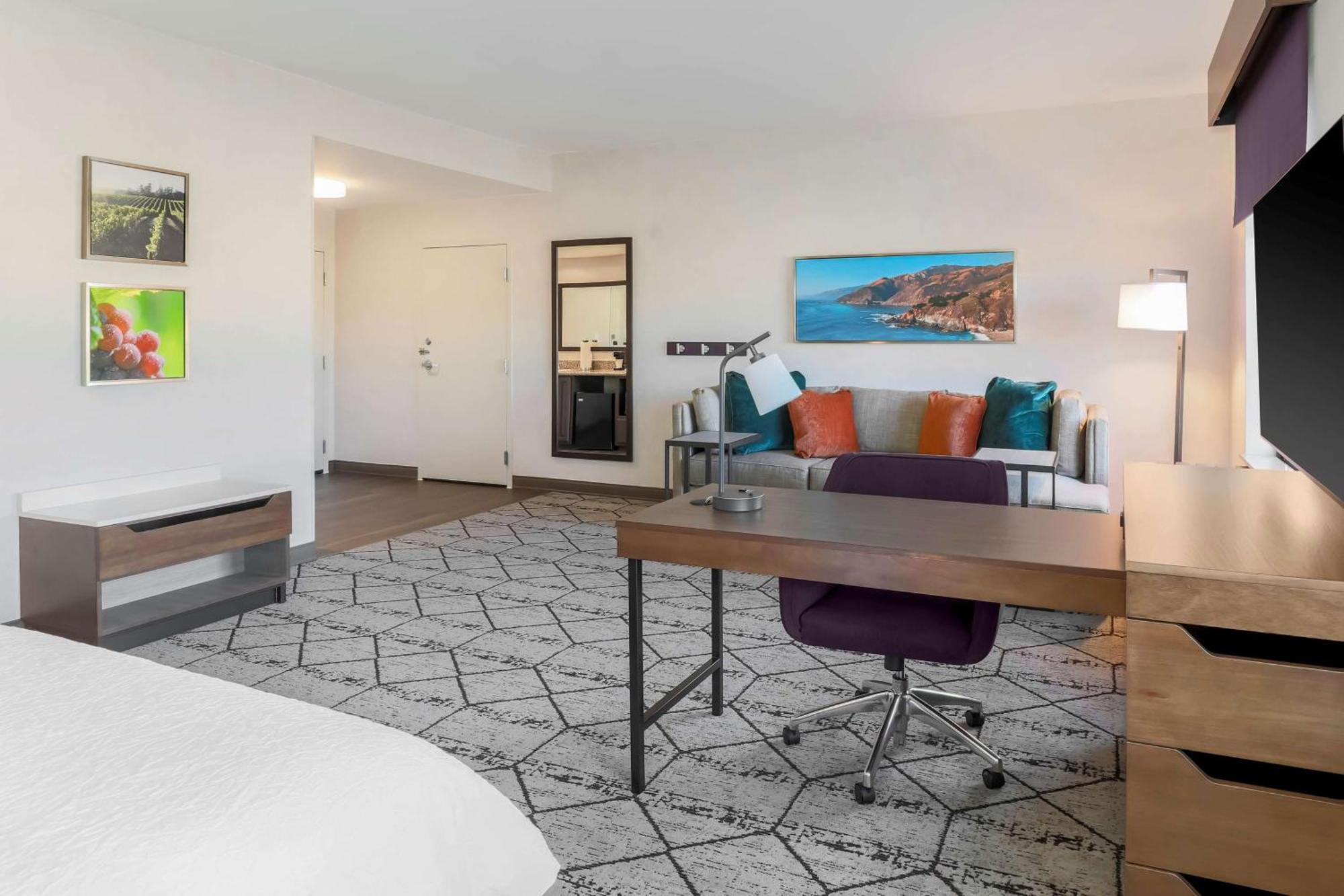 Hampton Inn & Suites Windsor-Sonoma Wine Country Exterior photo